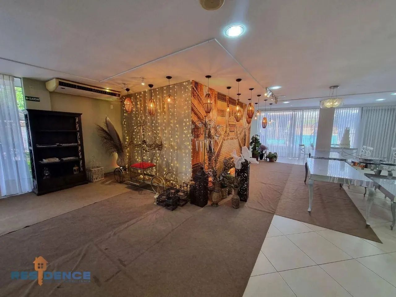 Dois salões sendo um no térreo e outro no 1º andar medindo 600 m², somando uma área total  - Foto 4