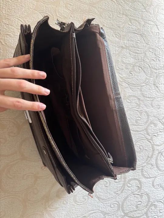 Maleta COUROFINO, possui marcas de uso - Foto 2