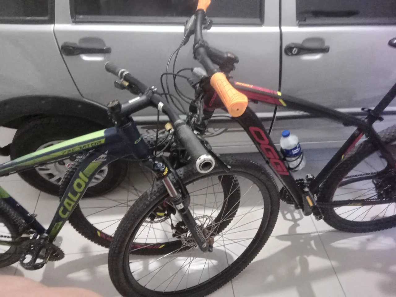 Oportunidade. As duas por $ 3,299. Com tudo.