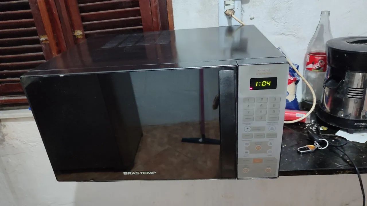 Vendo microondas Brastemp 30 l inox - Foto 2