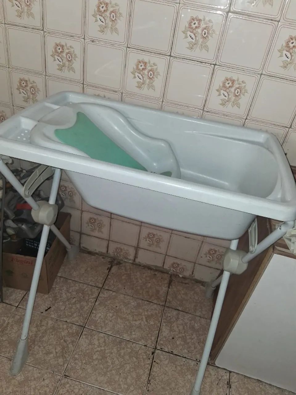 Banheira de bebê com acento e suporte