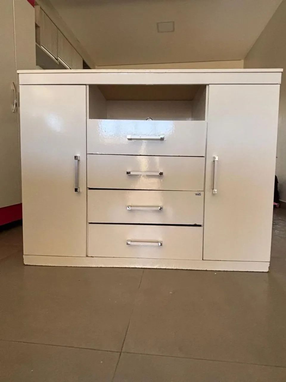 Cômoda branca