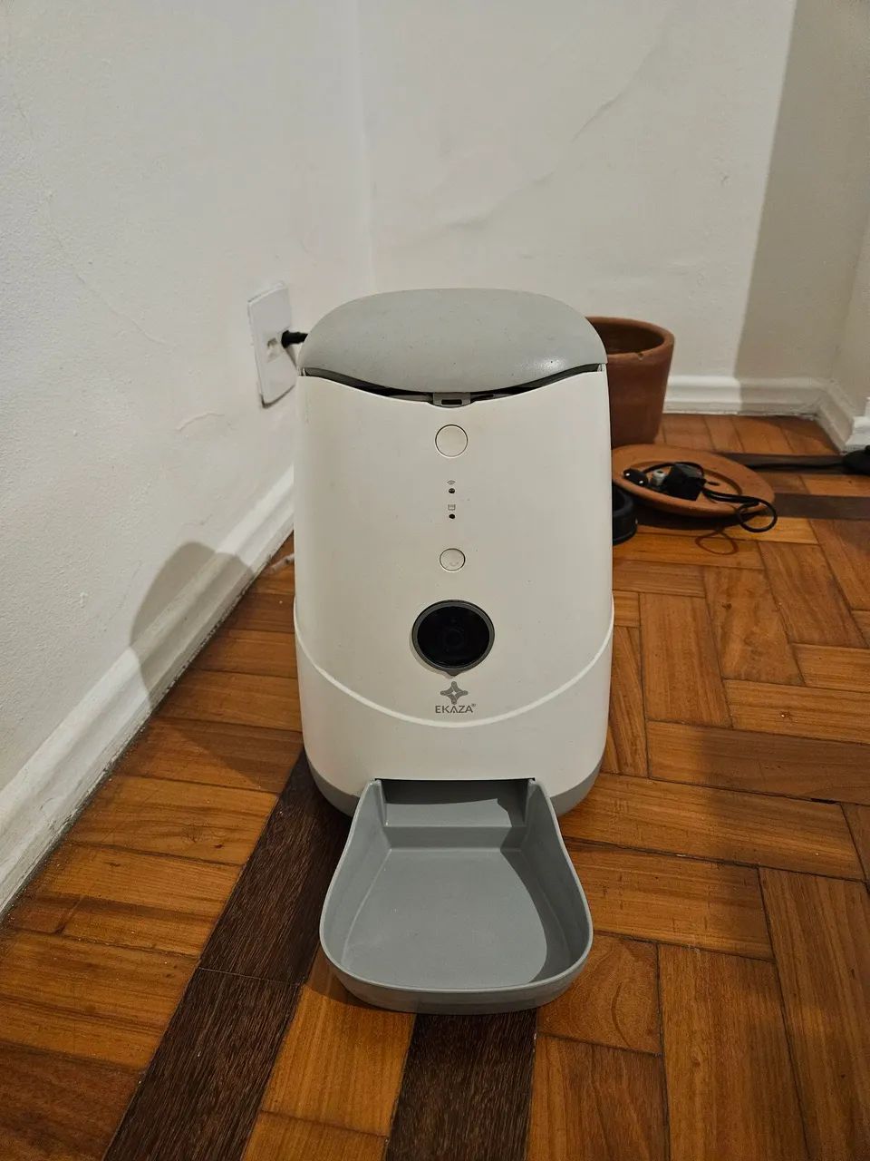 Nutri Alimentador com Câmera e Microfone Ekaza