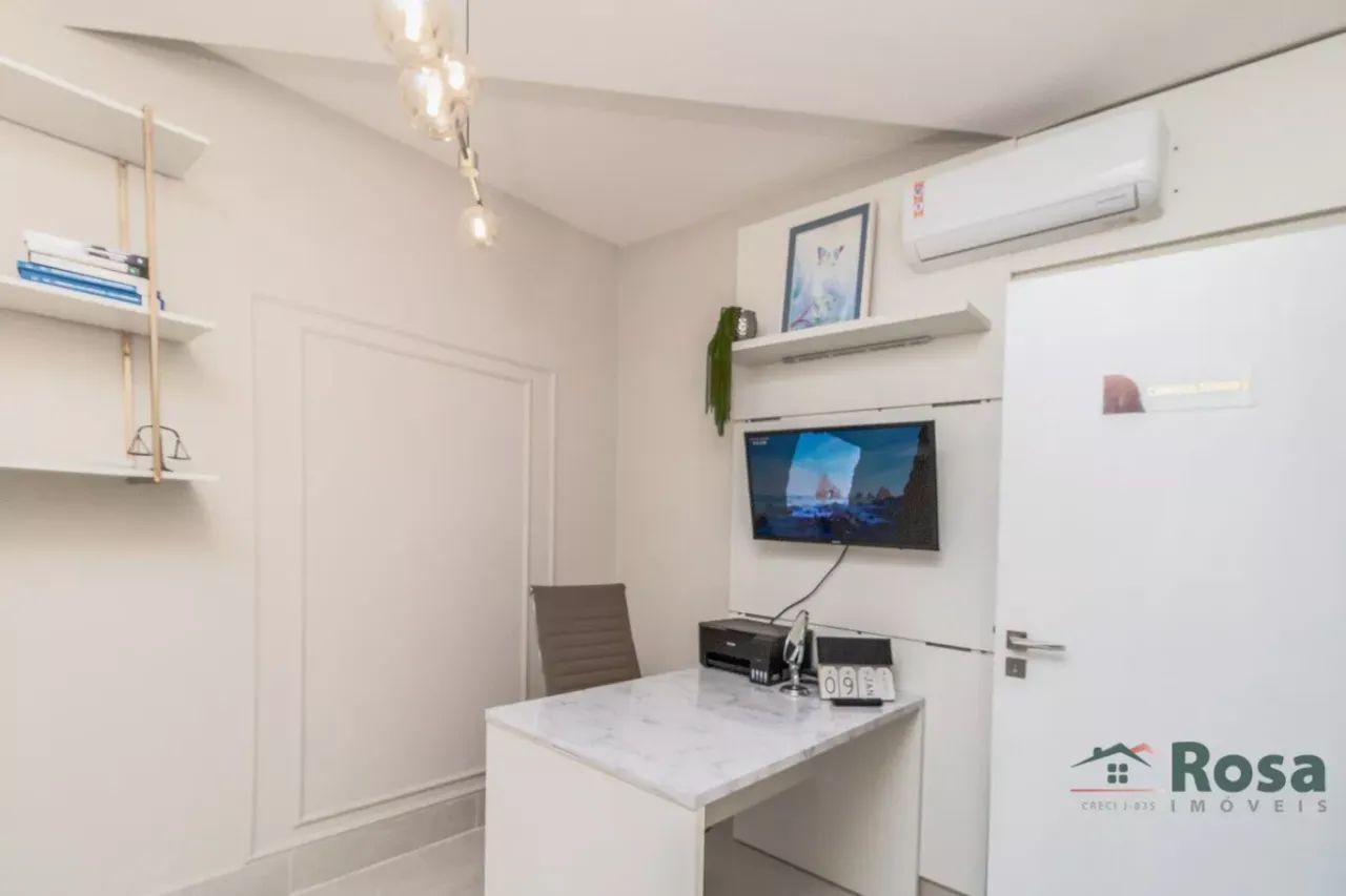 Sala Comercial semimobiliada para Aluguel e Venda, com 5 ambientes, localizado na Av. Isaq