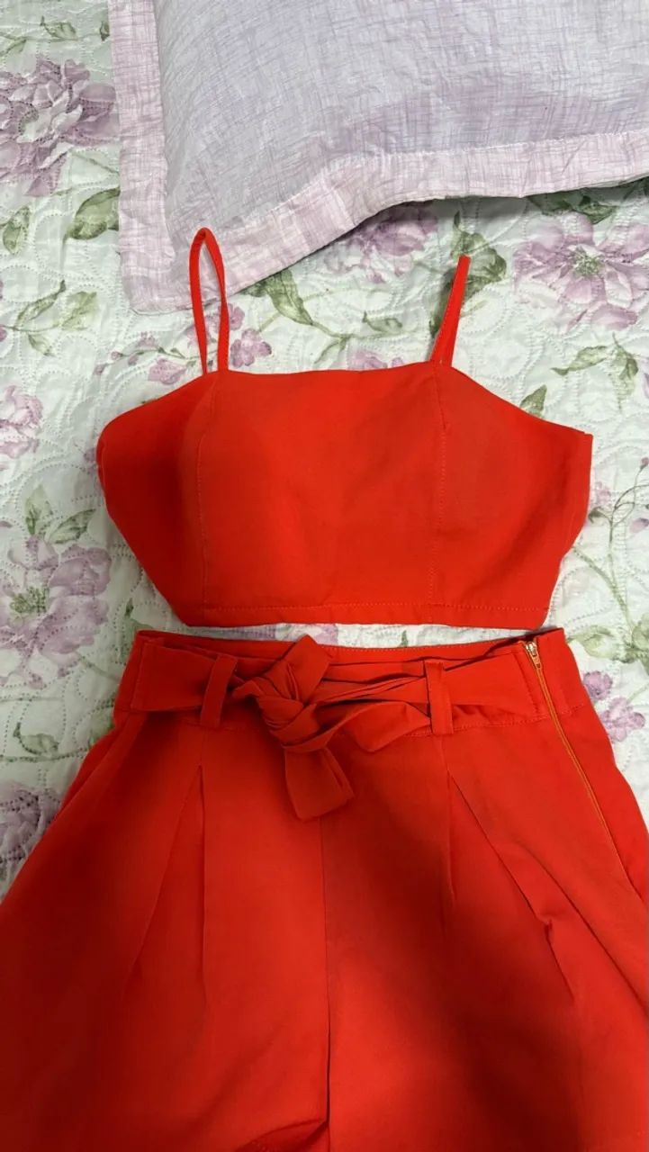 conjunto de roupa feminina 