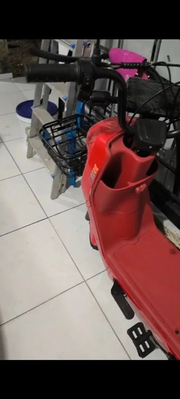 Bicicleta Elétrica Estilo Scooter  - Foto 2