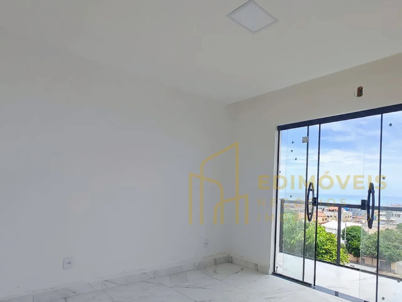 Oportunidade em São Francisco: Casa com Suíte e Varanda com Vista! - Foto 3