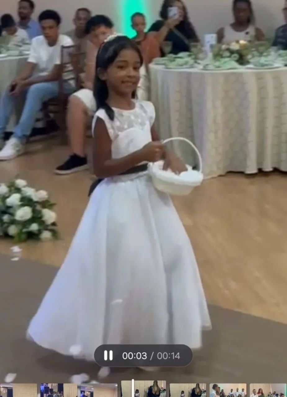 Vestido de noiva e alguns acessórios de casamento  - Foto 2