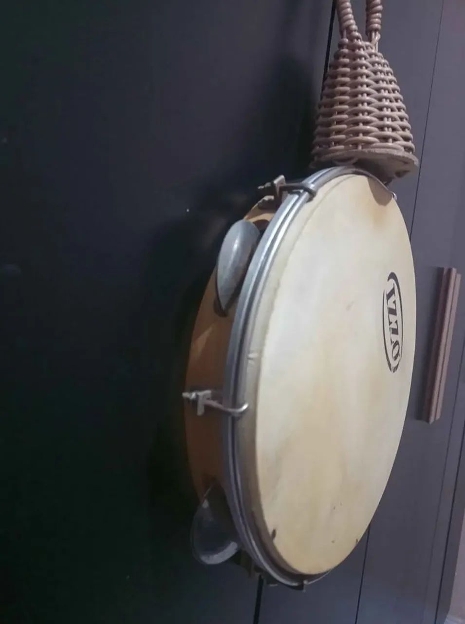 Pandeiro de couro Izzo e caxixi  - Foto 3