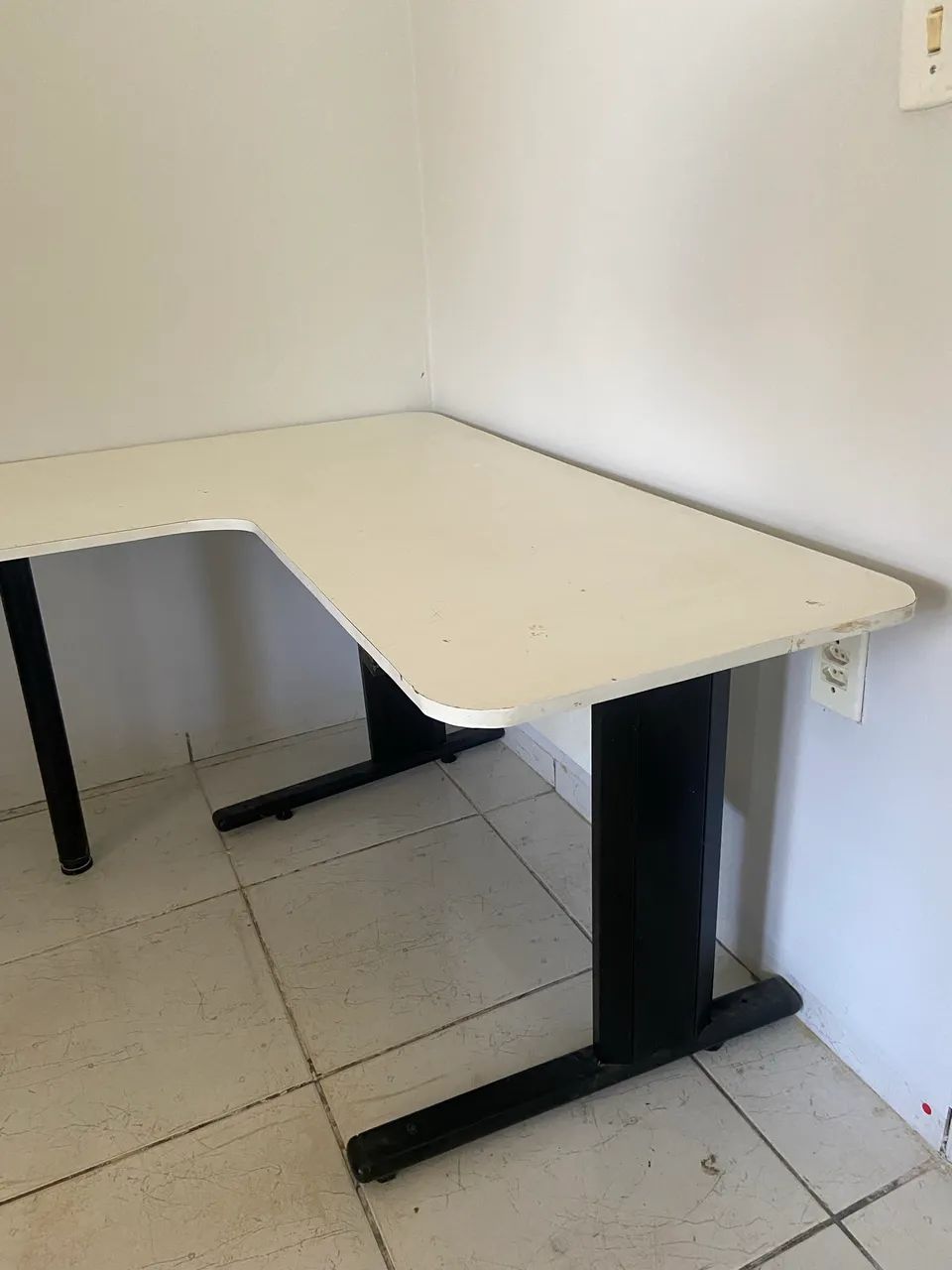 Mesa de Escritório em L / Mesa de Estudos Branca  - Foto 3