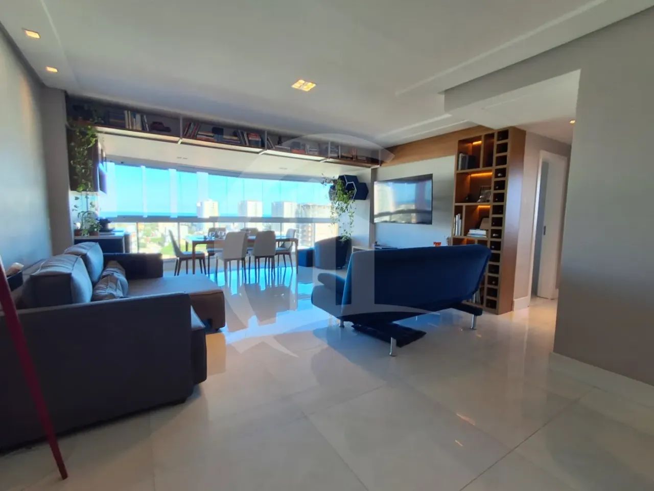 Apartamento mobiliado no Condomínio Le Monde, com 2 suítes e varanda gourmet - Foto 2