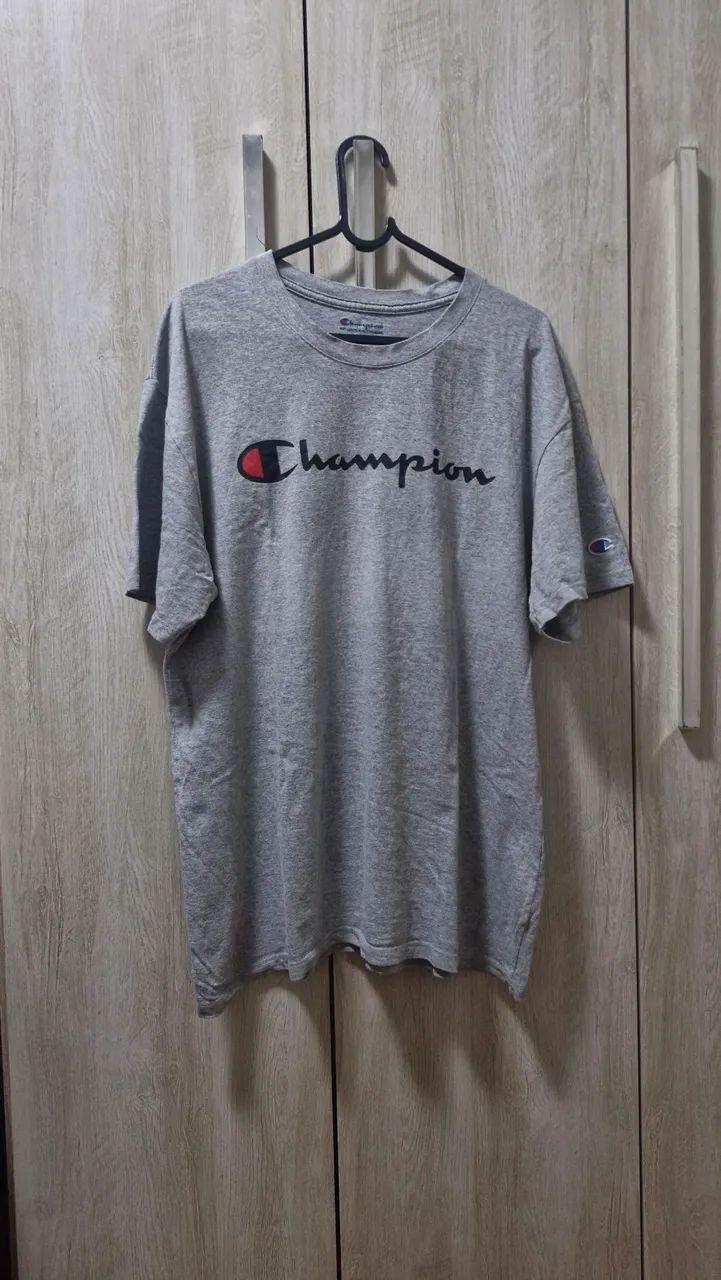 Lote de camisetas de marca