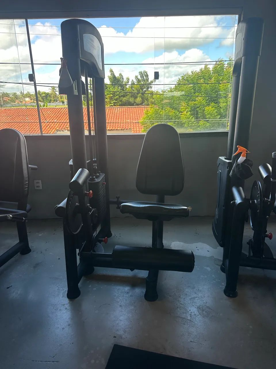 VENDO CADEIRA EXTENSORA MUITO NOVA  - Foto 3