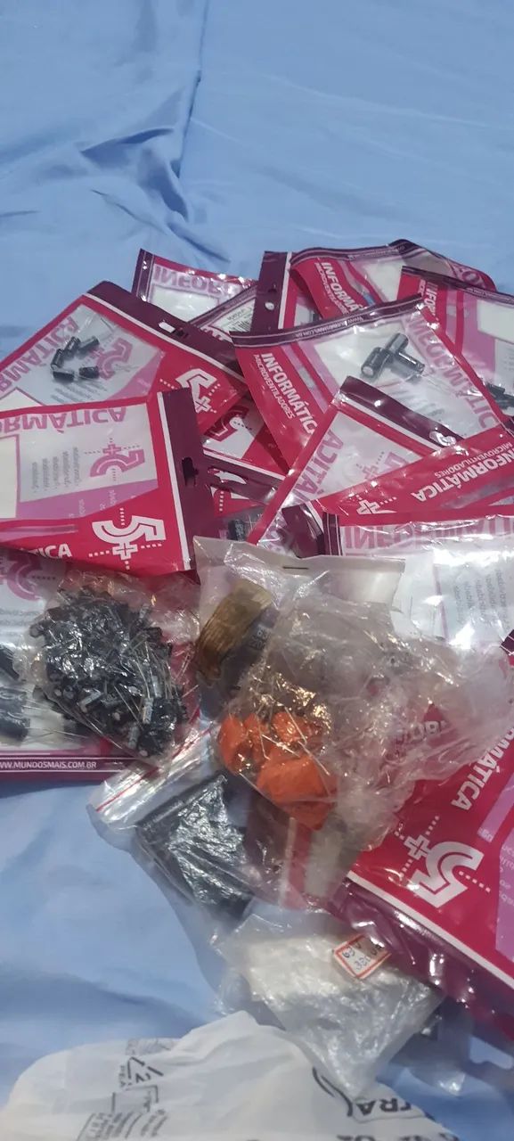 Lot of electronic components65735155343362121