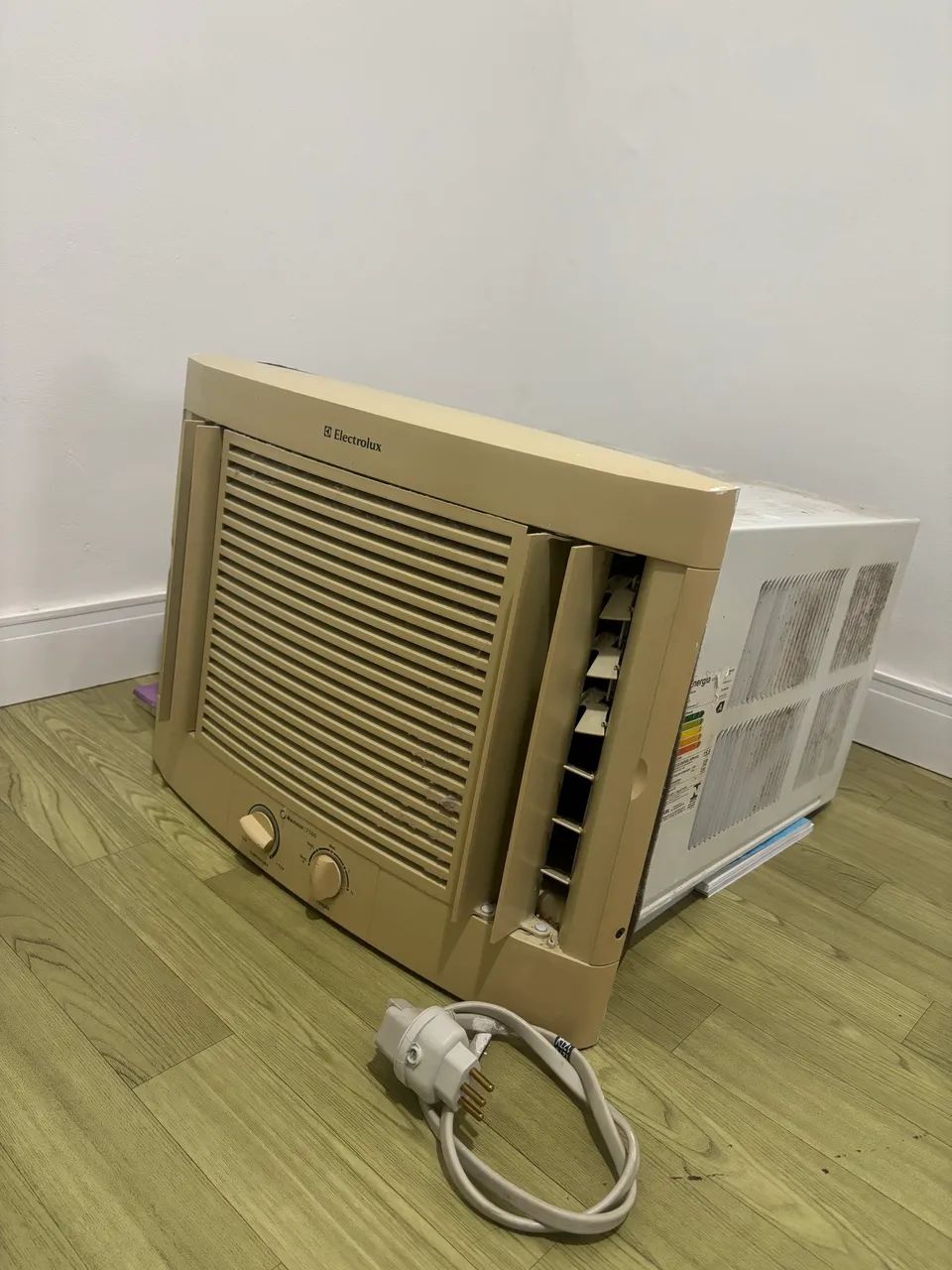 Ar-condicionado Eletrolux Maximus 7500 BTUs - Foto 2