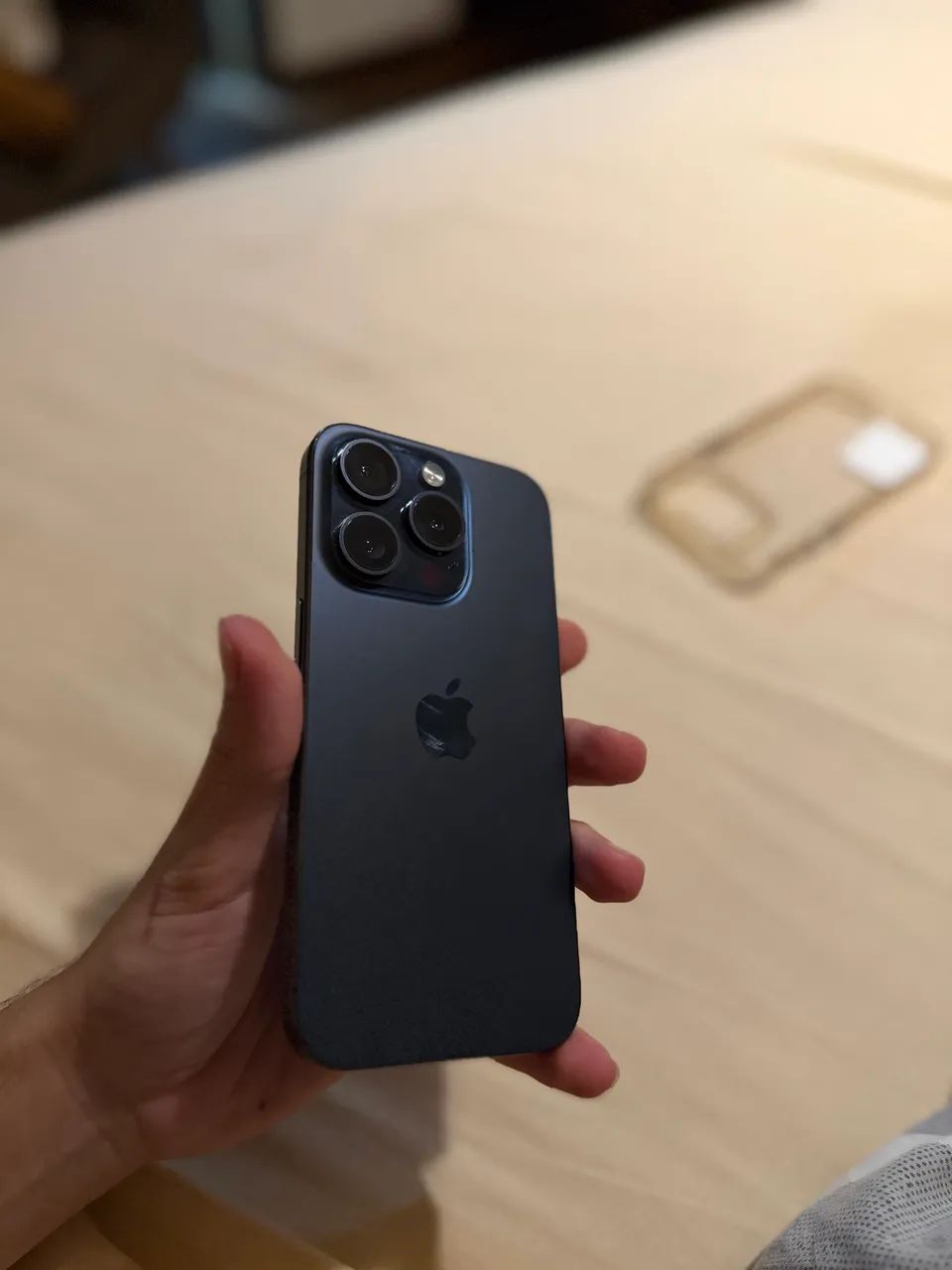 IPHONE 15 PRO IMPECÁVEL 256g - Foto 5