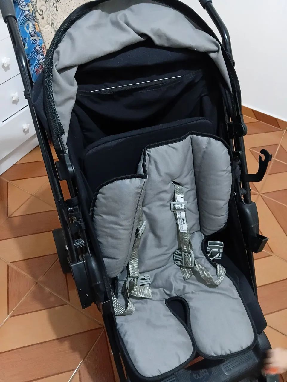 Carrinho de bebe, perfeito estado, usado poucas vezes.