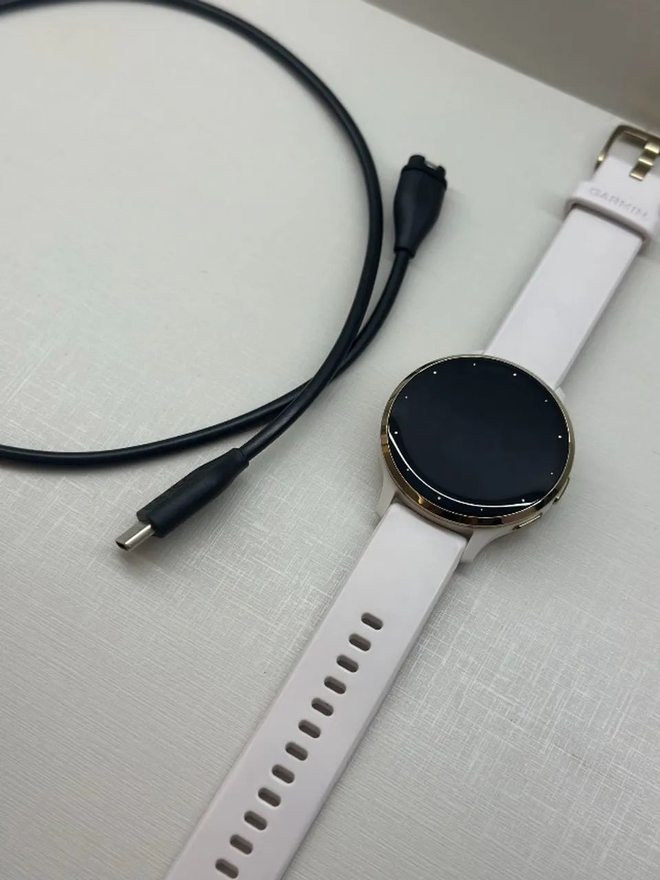GARMIN VENU 3S SEMINOVO - MARFIM COM DOURADO