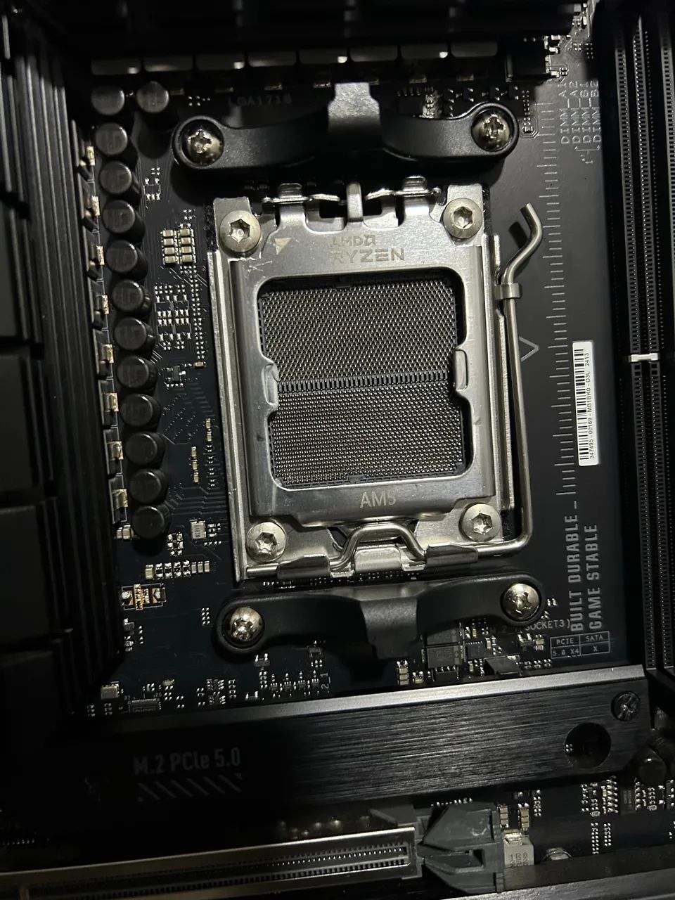 Placa mãe asus tuf x670e plus wifi - Foto 3