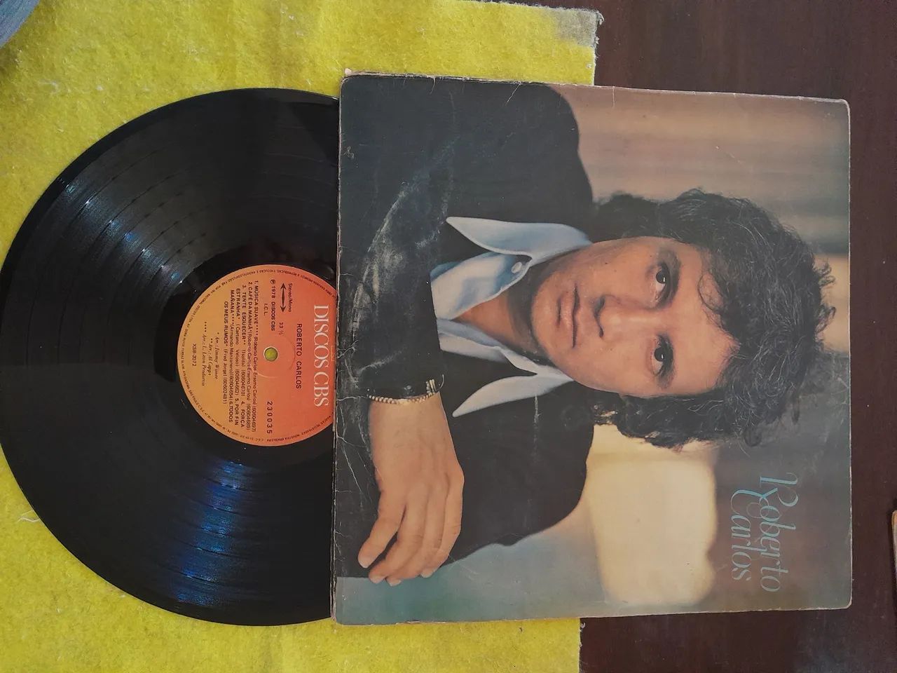47 LPs de vinil, grande maioria com capa diversos gêneros. MPB, ROMANTICAS, INFANTIS, etc. - Foto 4