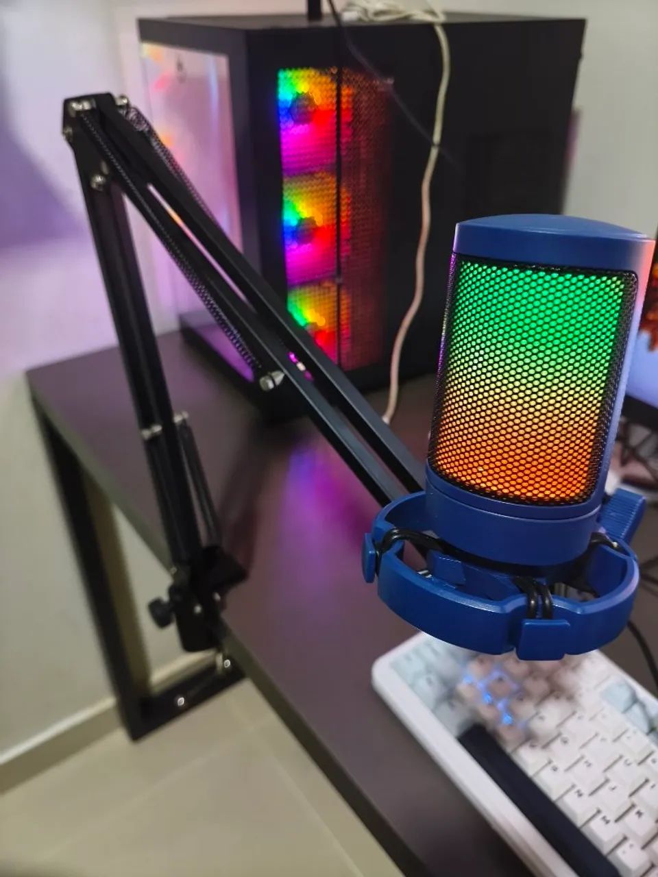Microfone USB Fifine Ampligame A6T RGB Completo