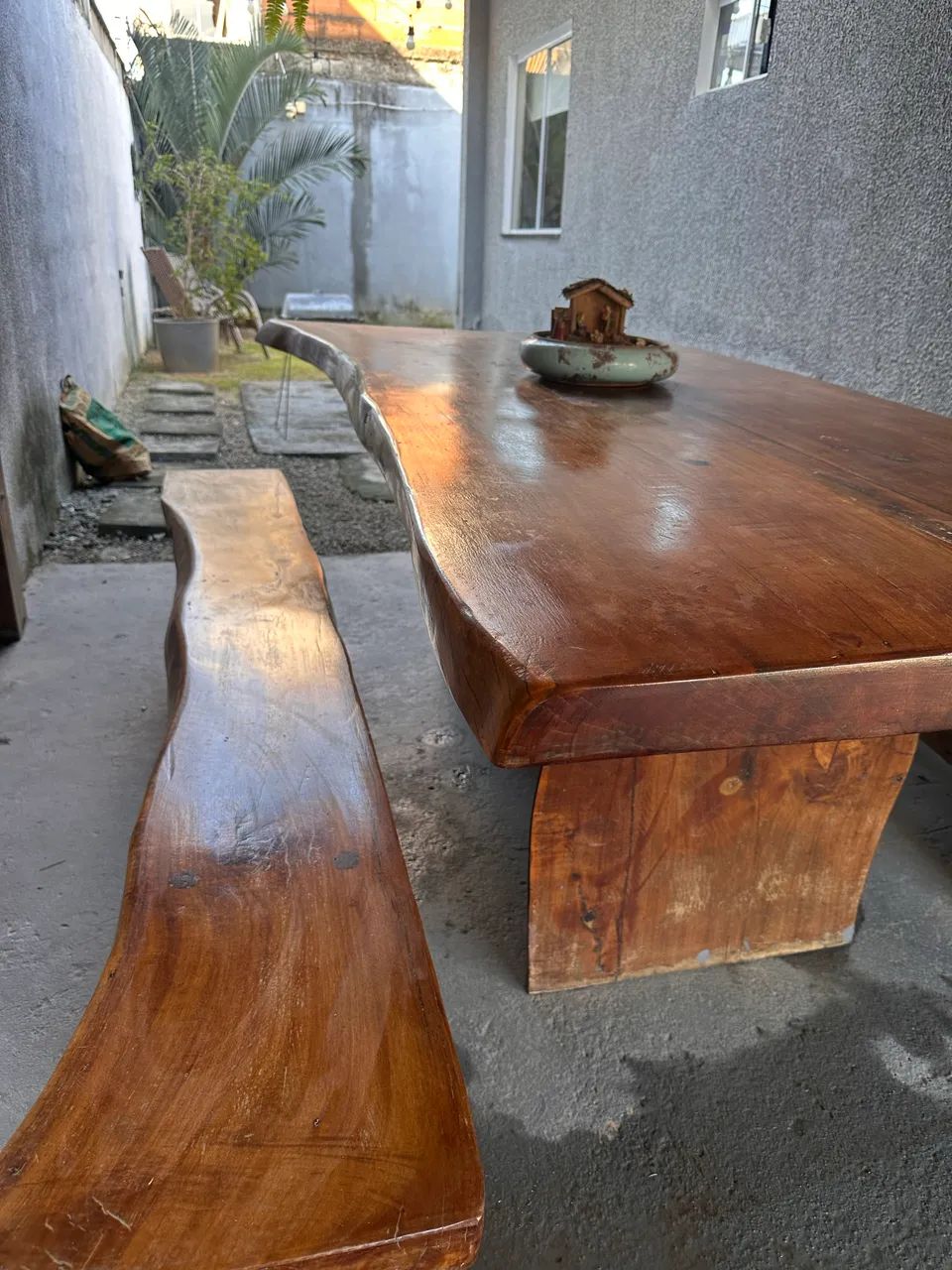 Vendo mesa de madeira Maciça 