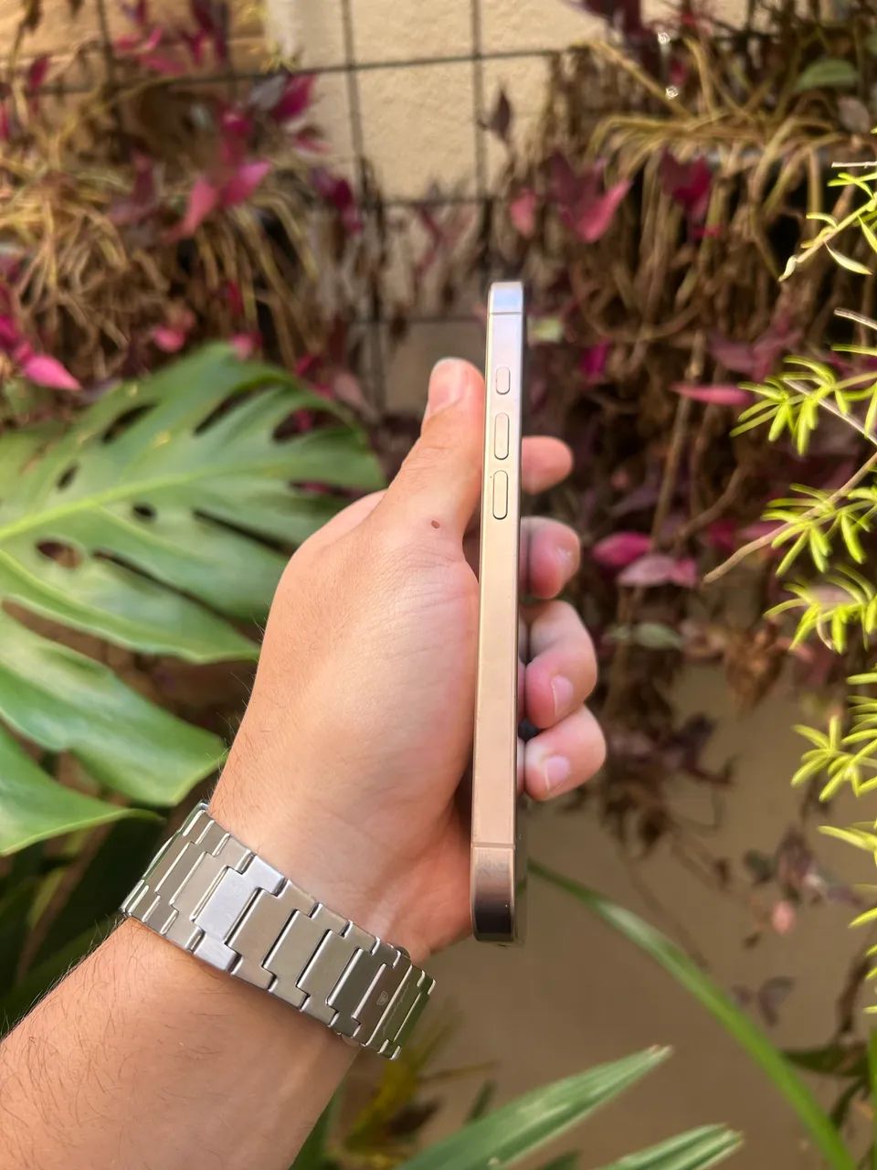 iPhone 16 pro IMPECÁVEL todo original Apple nunca aberto bateria 88% - Foto 2