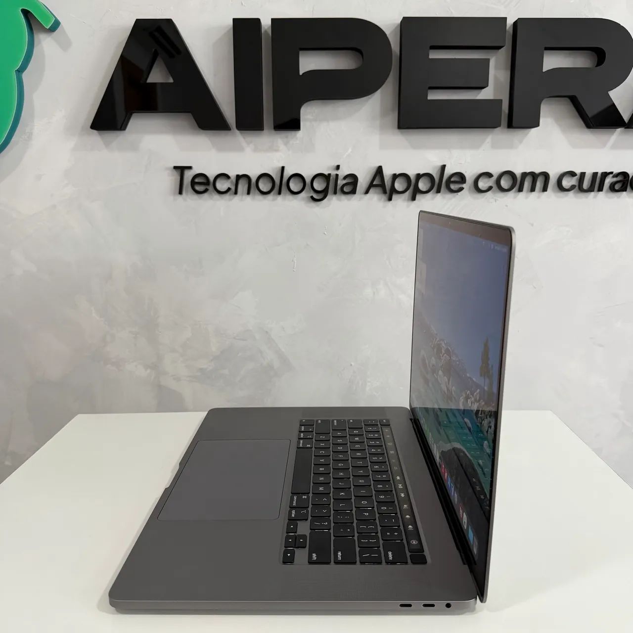 MACBOOK PRO I9, 32 GB RAM, 1 TB ARMAZENADO, TOUCH BAR, TOUCH ID