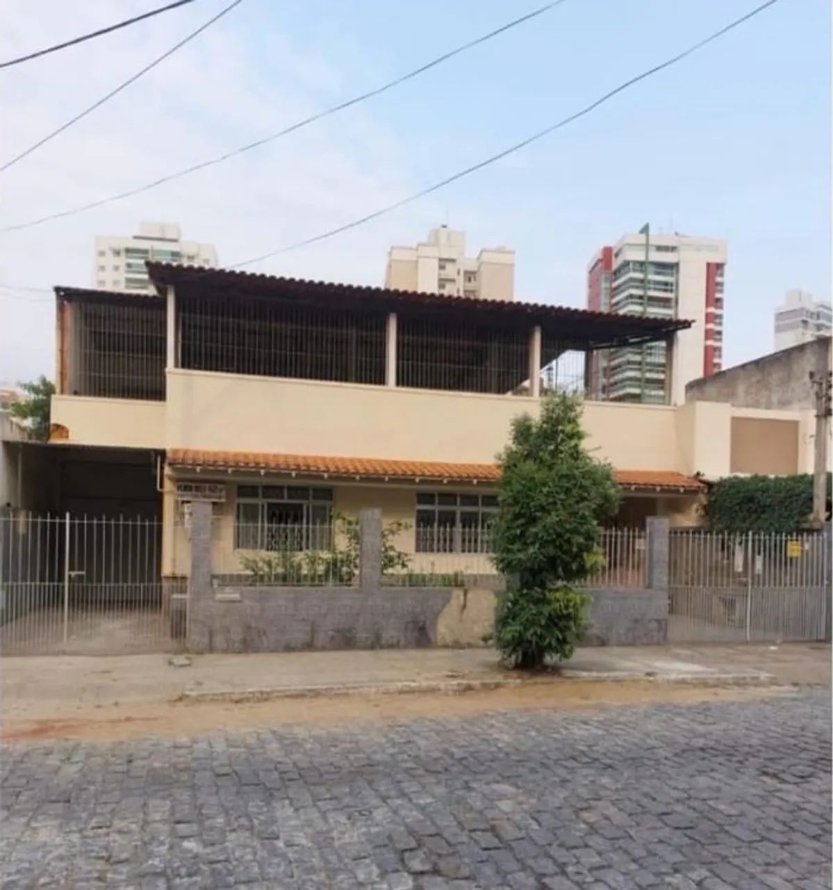 Vende-se casa na Pelinca 