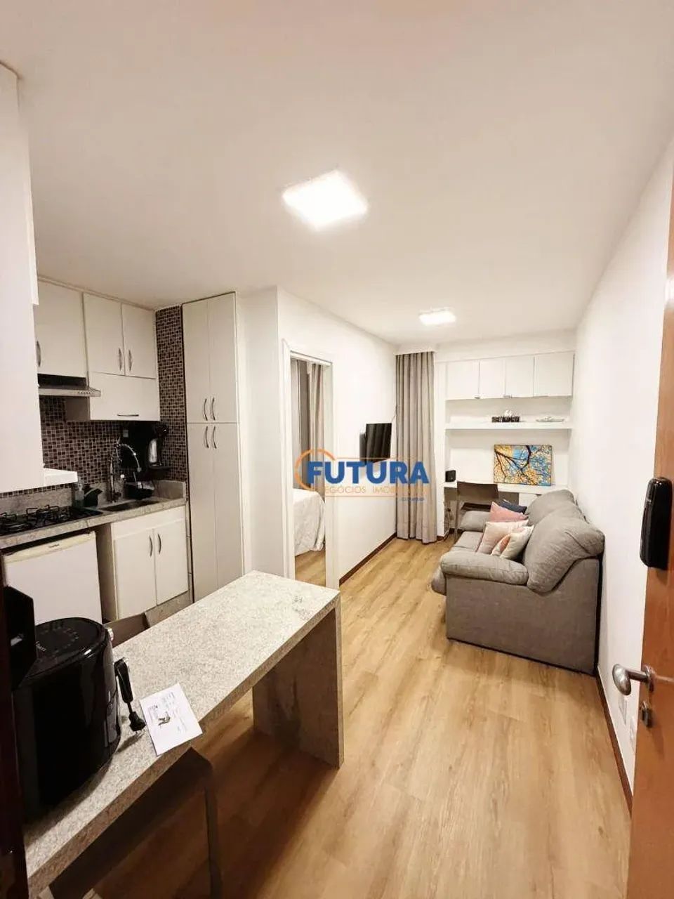 Excelente kit mobiliada 27 m², reformada QMSW 05 E. Monteserrat  Sudoeste.