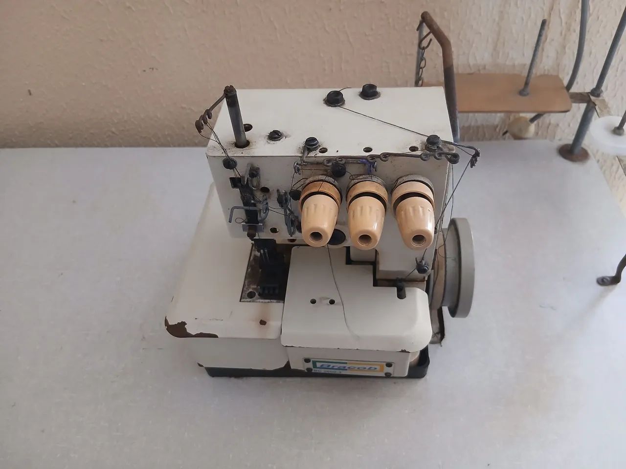 Máquina de costura  - Foto 2