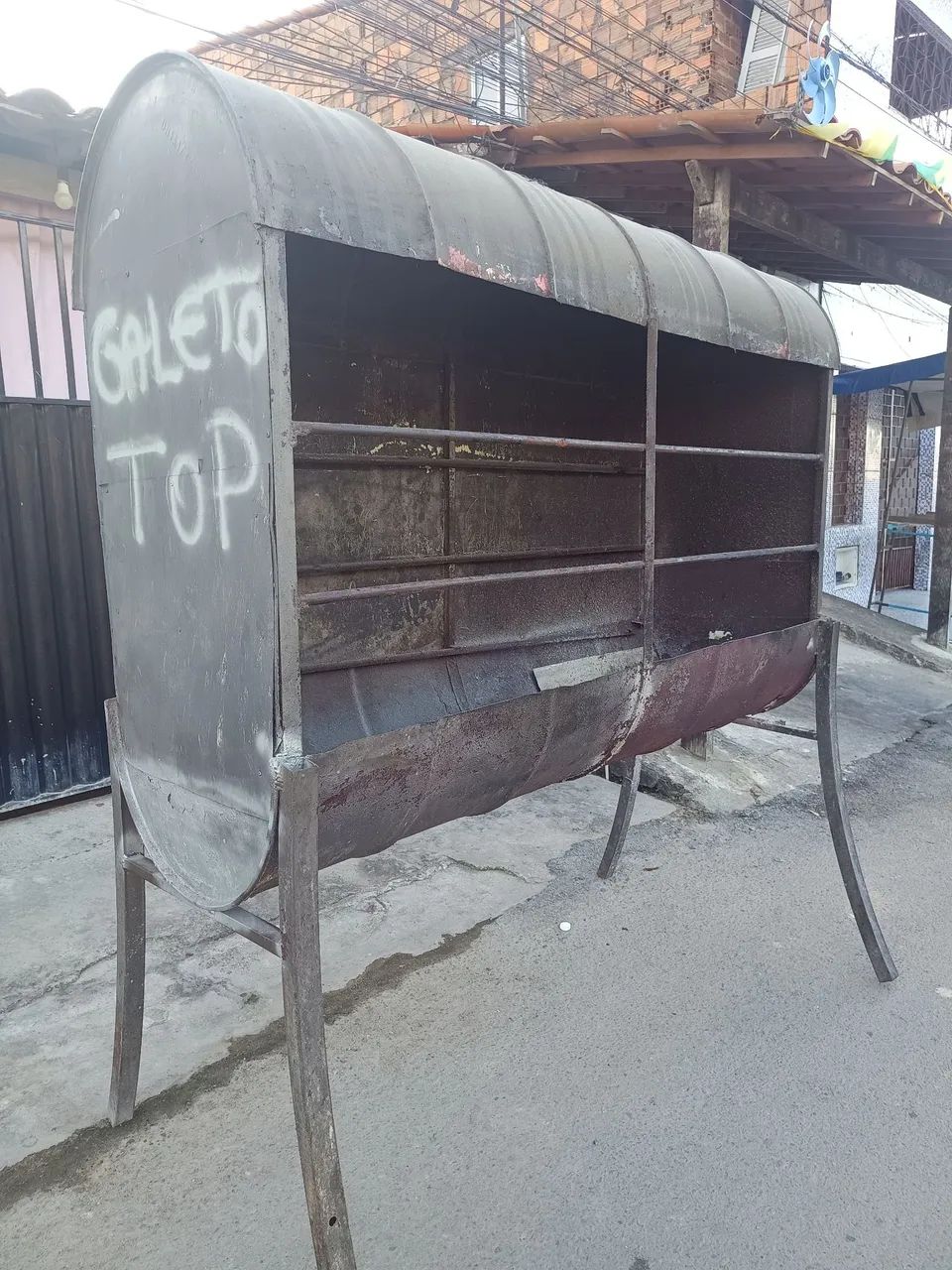 Vendo: Churrasqueira grande muito boa  - Foto 2