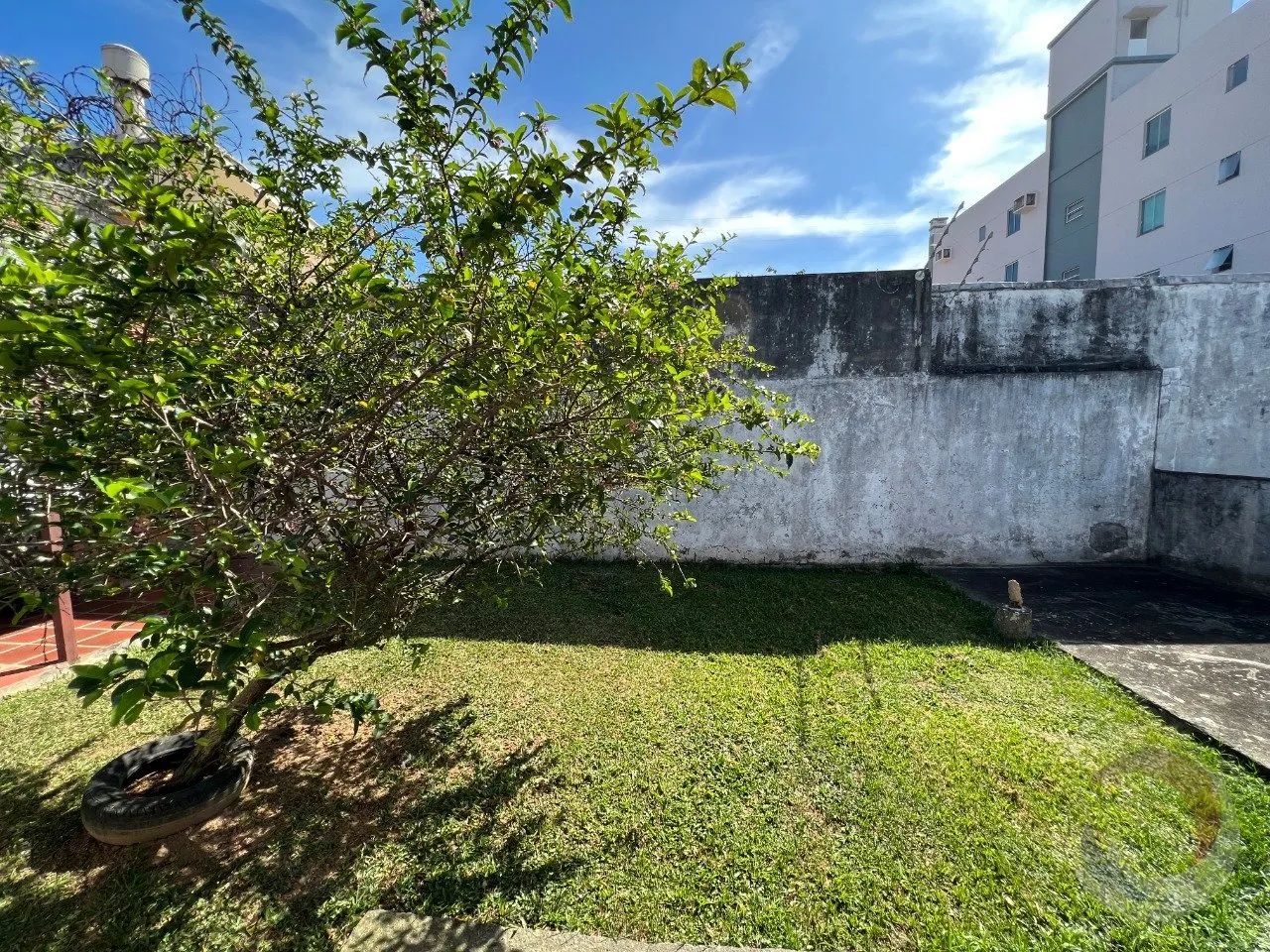 Terreno de 744m² no bairro Coqueiros - Foto 2
