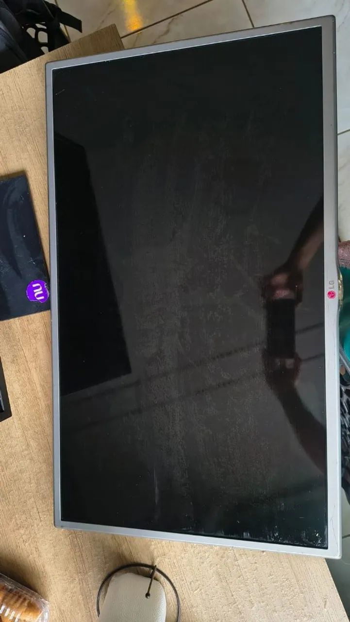 2 Tvs LG 32" retirada de peças, tela quebrada. - Foto 3