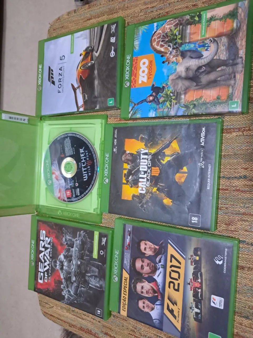 Xbox one + controle Call of Duty +6 jogos - Foto 2