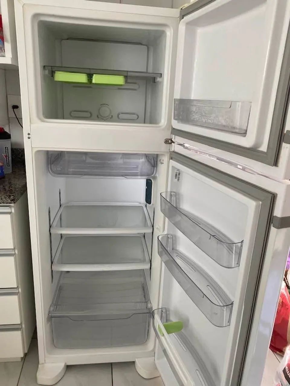 Vendo geladeira marca cônsul  - Foto 2