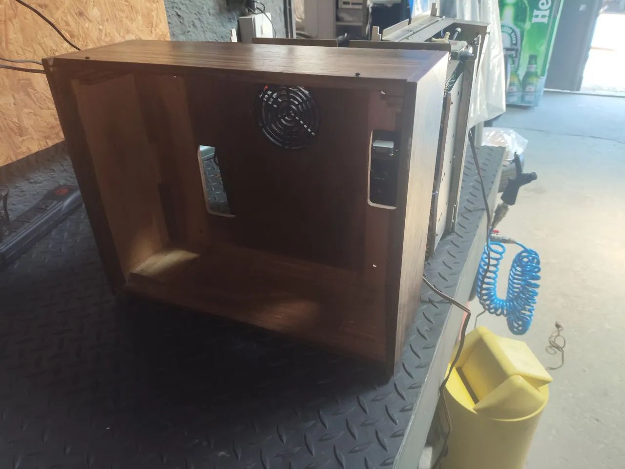 Caixa madeira deck Akai 