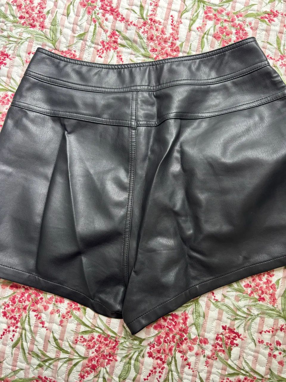 Short couro SHEIN - Foto 2