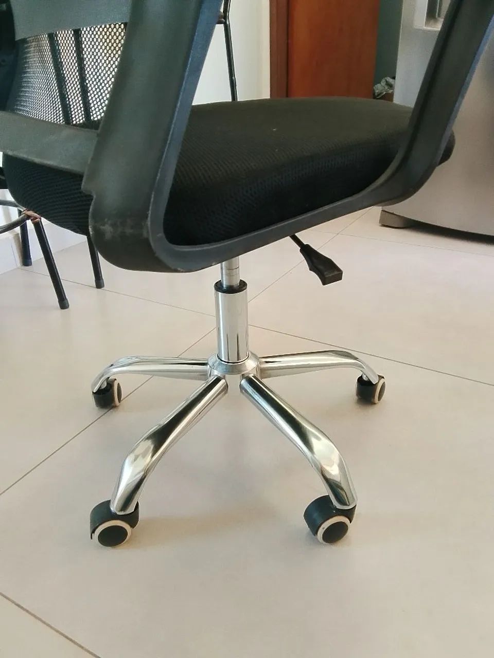 Cadeira escritório  - Foto 4