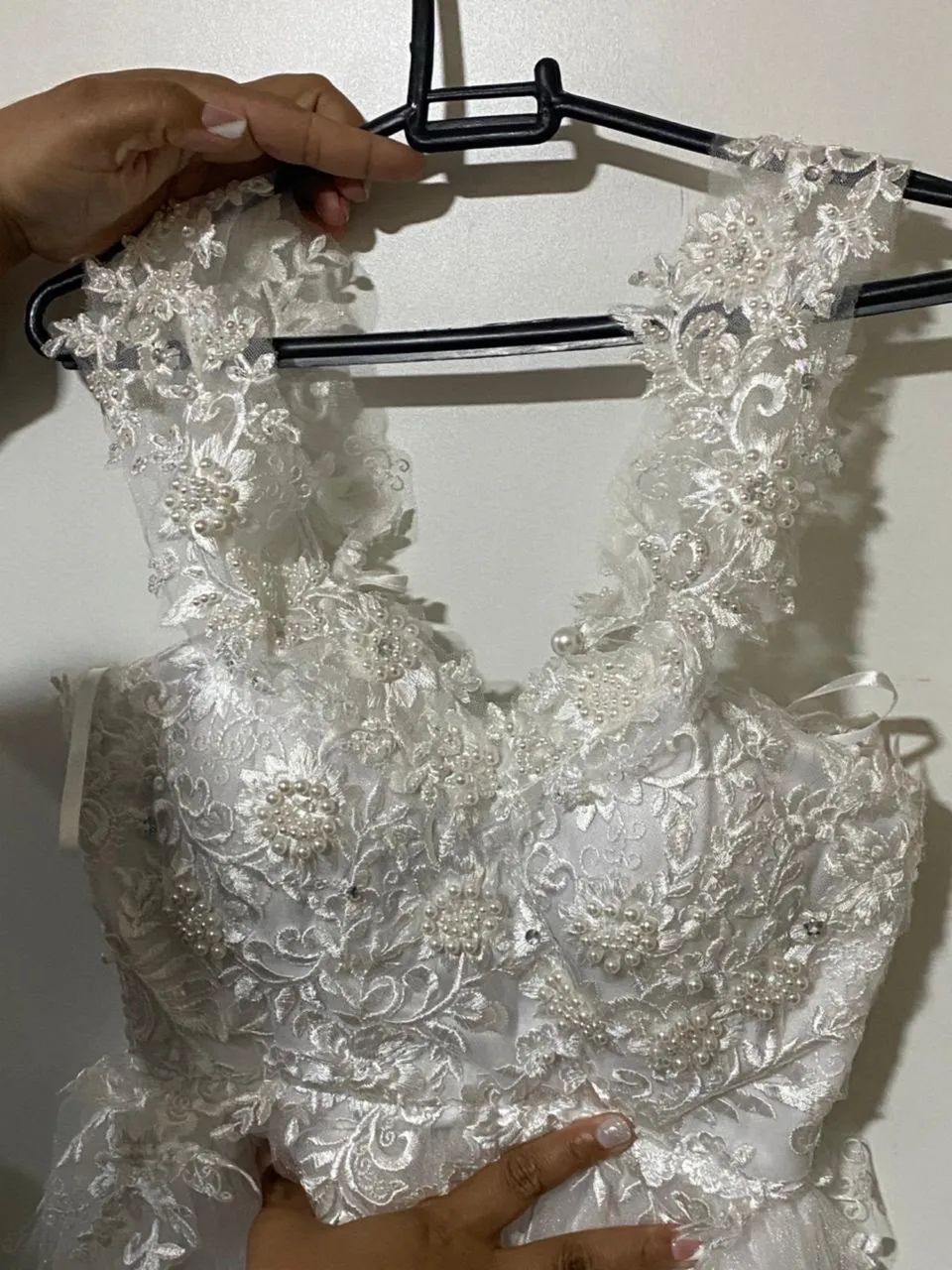 Vestido de Noiva com Renda, Bordado e Cauda - Lindo! - Foto 3