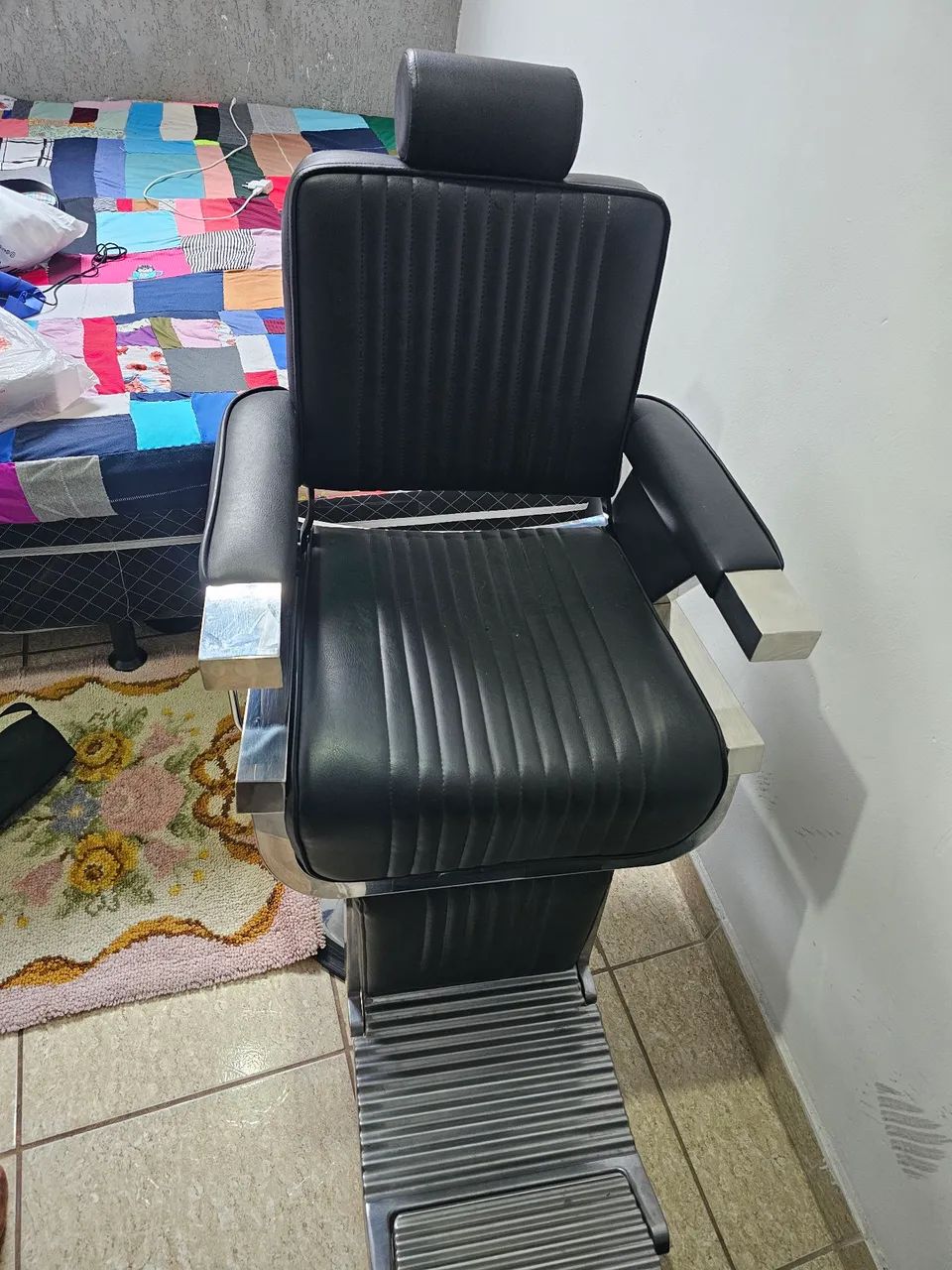 Cadeira de Barbeiro Profissional  - Foto 4
