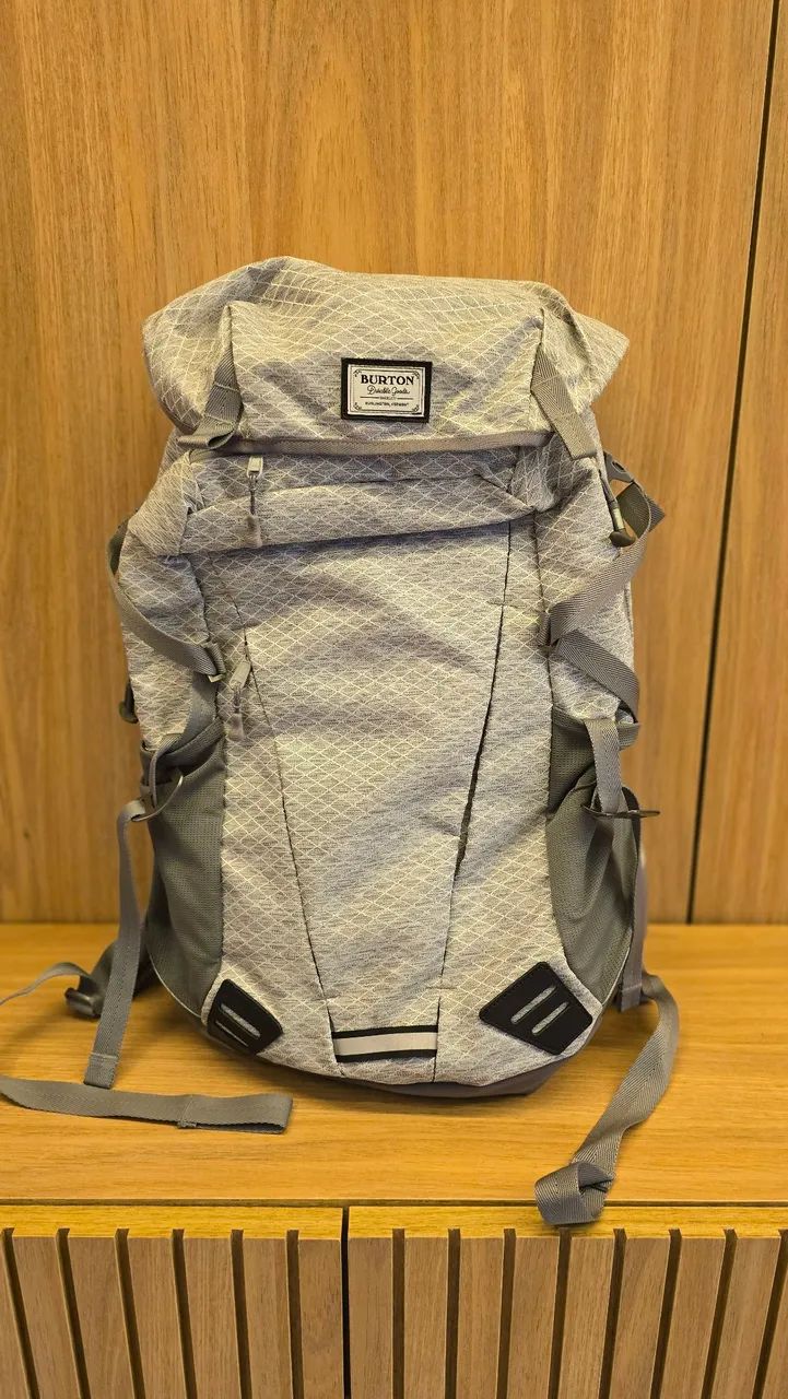 MOCHILA BURTON PRISM PACK 30L CINZA NOVA