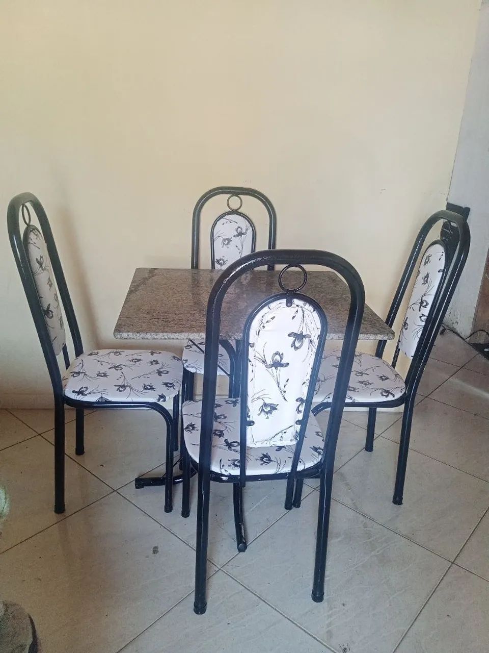 4 cadeiras faço entrega  - Foto 2
