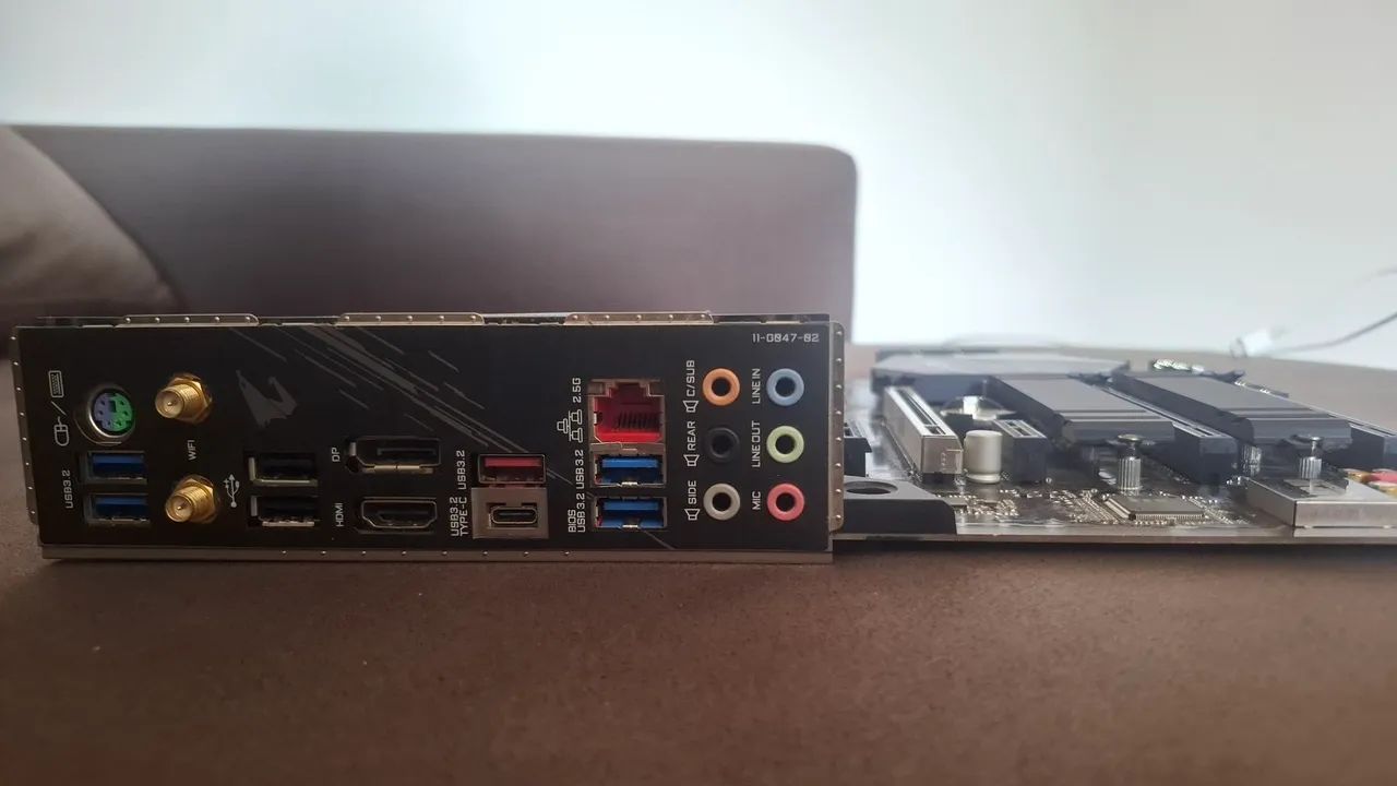 Placa Mãe B460 Aorus PRO AC + I7 7700K  - Foto 2