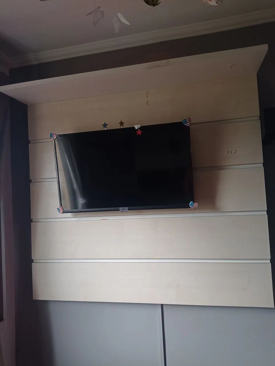 Painel supenso para TV