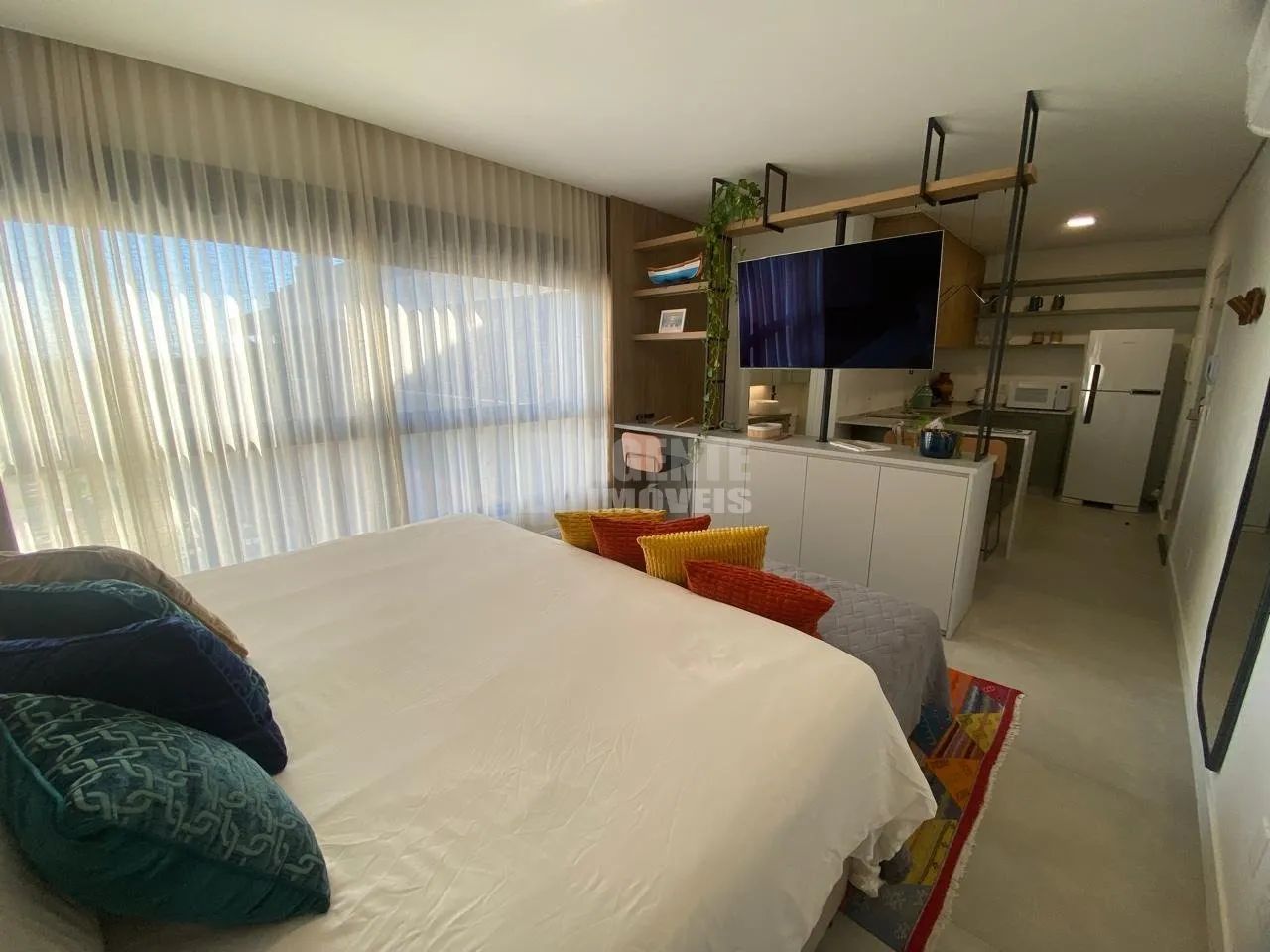 Excelente studio completamente mobiliado para locação no bairro Saco Grande! - Foto 2