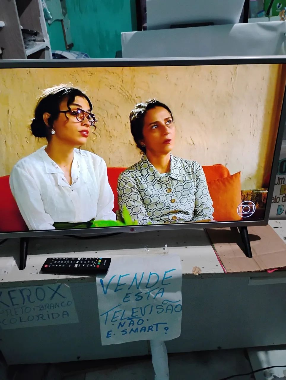 TELEVISÃO LG 32 POLEGADAS COM CONTROLE FUNCIONANDO BEM NÃO É SMART  - Foto 2