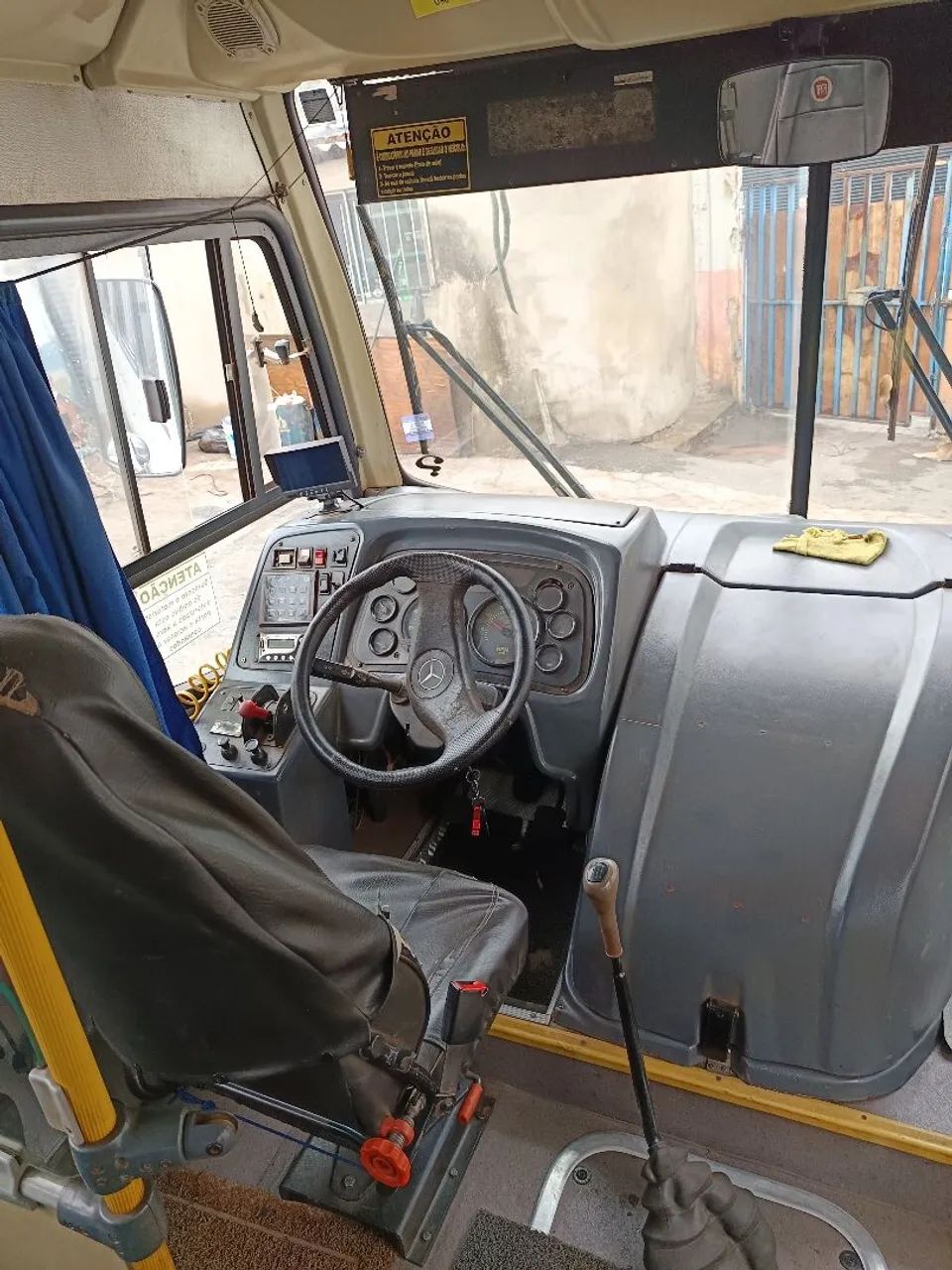 Micro ônibus Mercedes bens 915