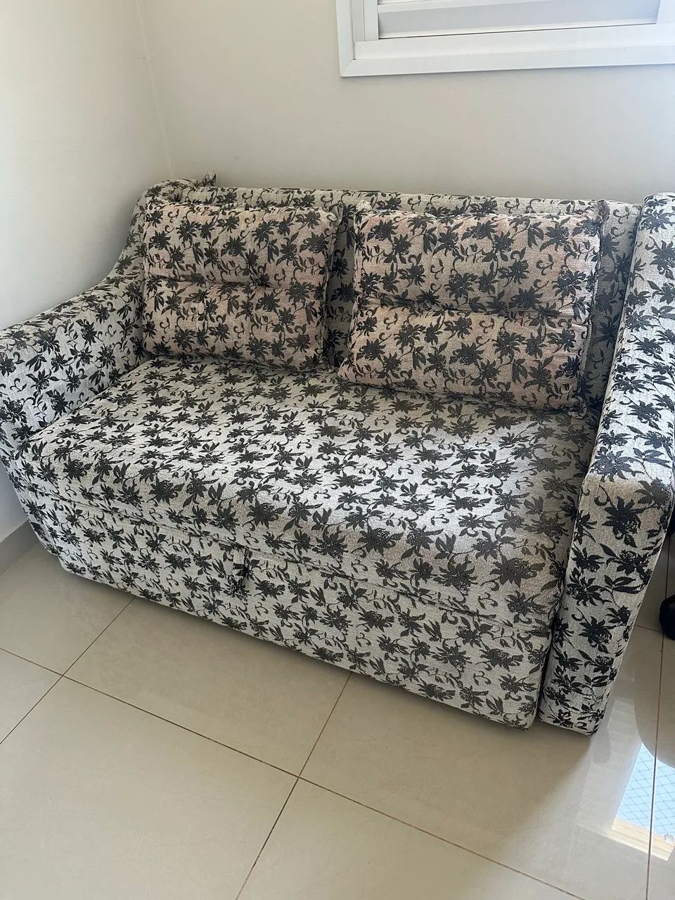 Vendo móveis usados.