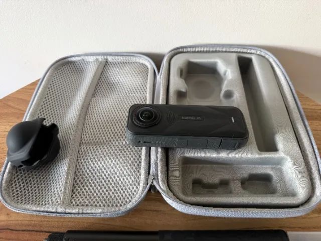 Camara de Ação X5 Insta360 Kit Essentials Bundle - Foto 3